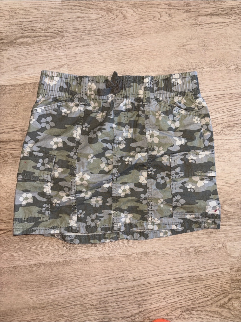 SO Girls Floral Camo Mini Skirt in Olive and Khaki